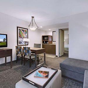 One-Bedroom King Suite Roll Shower Mobility Access or Non-Smoking